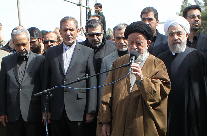 پیکر والده روحانی به خاک سپرده شد پیکر والده روحانی به خاک سپرده شد