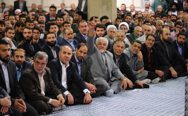 (تصاویر) دیدار جمعی از مداهان با رهبر نقلاب