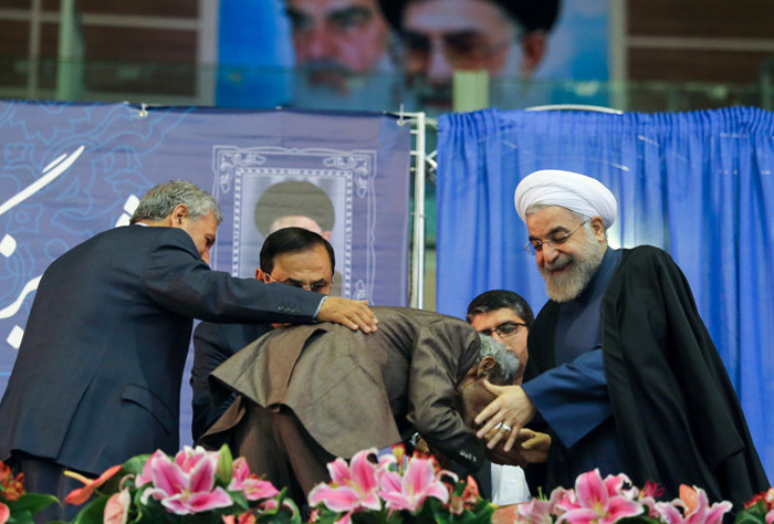 (تصاویر) روحانی در جمع کارگران (تصاویر) روحانی در جمع کارگران