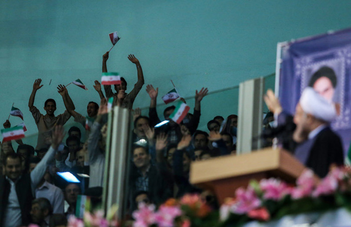 (تصاویر) روحانی در جمع کارگران (تصاویر) روحانی در جمع کارگران