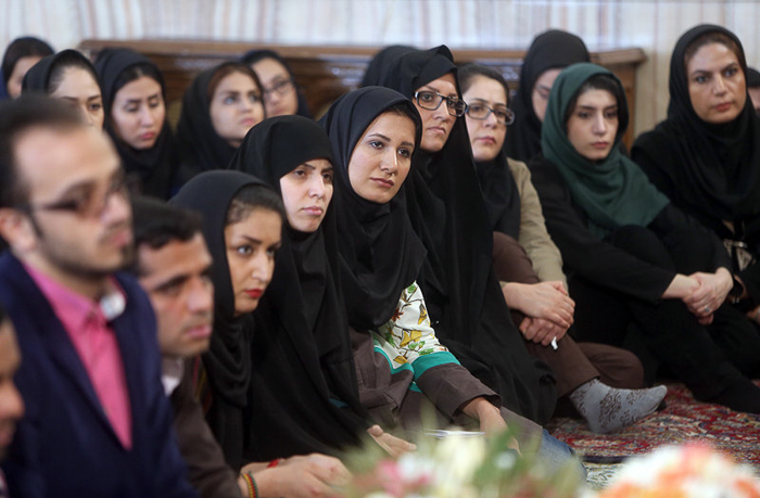 (تصاویر) دیدار دانشجویان با هاشمی (تصاویر) دیدار دانشجویان با هاشمی