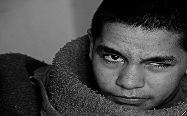 (تصاویر) حکایت عاشقانه پدری با 3 فرزند معلول