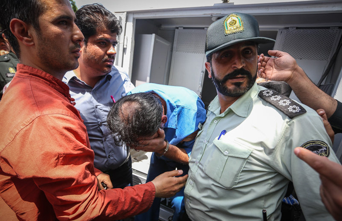 (تصاویر) بازسازی سرقت از صرافی فردوسی (تصاویر) بازسازی سرقت از صرافی فردوسی