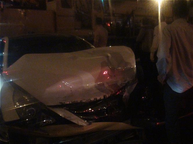 (تصاویر) تصادف جرثقیل با 8 خودرو در پاسداران (تصاویر) تصادف جرثقیل با 8 خودرو در پاسداران