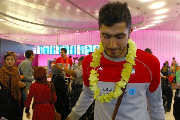(تصاویر) ورود تیم ملی والیبال ایران به لس آنجلس (تصاویر) ورود تیم ملی والیبال ایران به لس آنجلس