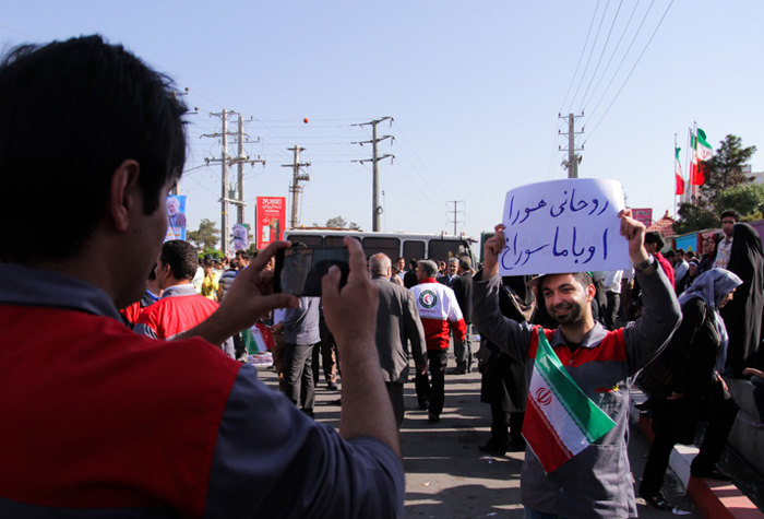 (تصاویر) استقبال از روحانی در غرب تهران (تصاویر) استقبال از روحانی در غرب تهران