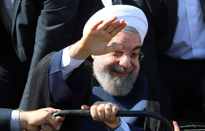 (تصاویر) استقبال از روحانی در غرب تهران (تصاویر) استقبال از روحانی در غرب تهران