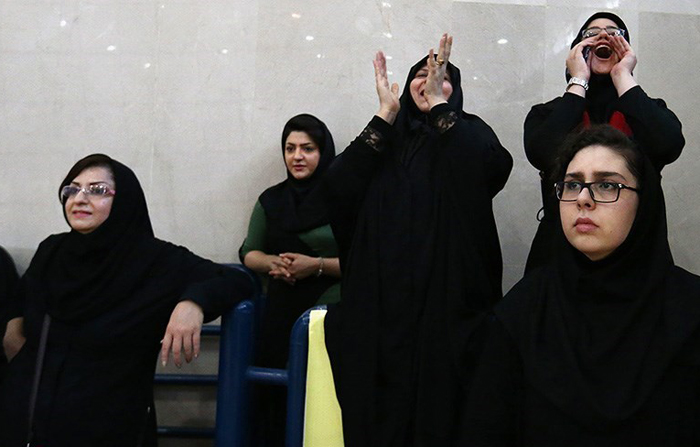 (تصاویر) حضور زنان در فینال لیگ بسکتبال (تصاویر) حضور زنان در فینال لیگ بسکتبال