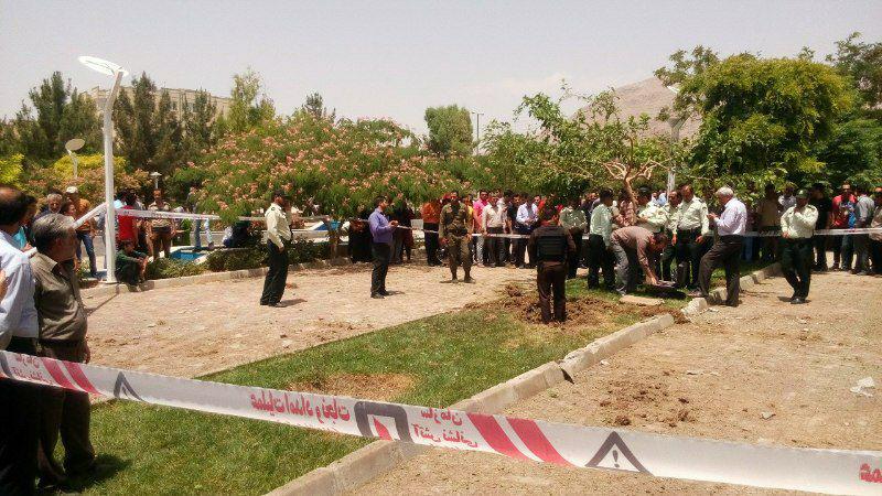 شلیک اشتباهی دو گلوله توپ جنگی توسط سپاه اصفهان! شلیک اشتباهی دو گلوله توپ جنگی توسط سپاه اصفهان!
