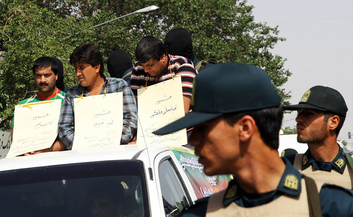 (تصاویر) گرداندن 3شرور در شهر مشهد (تصاویر) گرداندن 3شرور در شهر مشهد