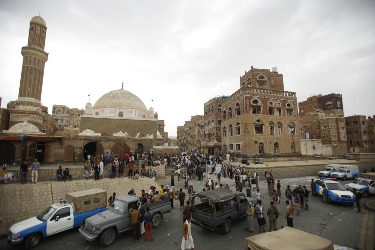 (تصاویر) انفجار مقابل مسجد شیعیان در صنعا (تصاویر) انفجار مقابل مسجد شیعیان در صنعا