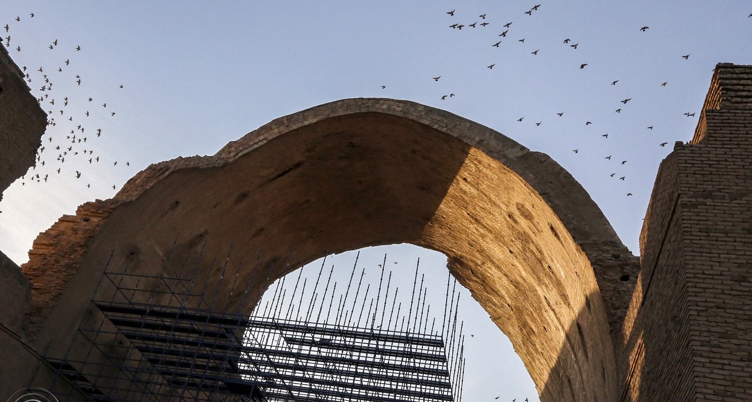 (تصاویر) مرمت طاق کسری در عراق