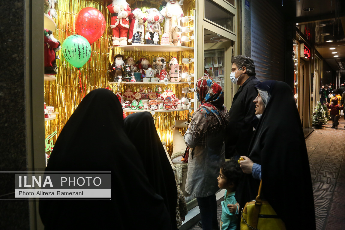 (تصاویر)حال و هوای خرید کریسمس در تهران