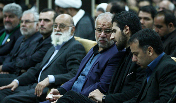 (تصاویر) حضور کلاه مخملیها در همایش اصولگرایان (تصاویر) حضور کلاه مخملیها در همایش اصولگرایان