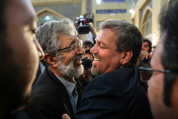 (تصاویر) مقامات و شخصیت ها پای صندوق رای (تصاویر) مقامات و شخصیت ها پای صندوق رای
