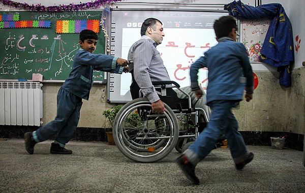 (تصاویر) معلم فداکار چالوسی (تصاویر) معلم فداکار چالوسی