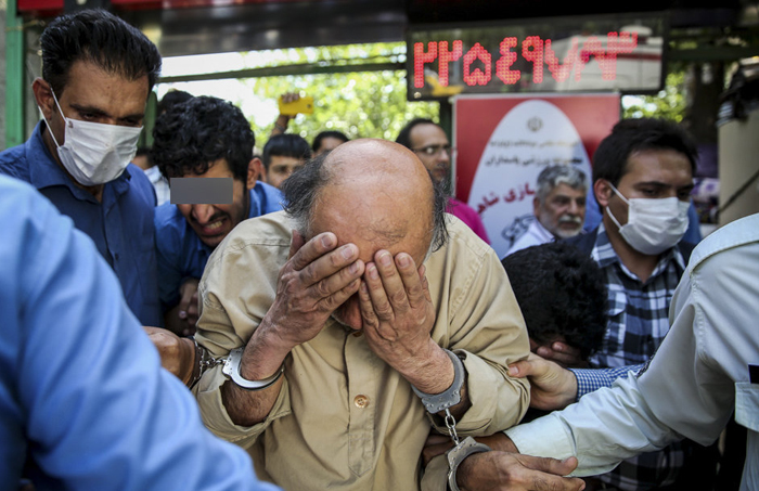 (تصاویر) بازسازی سرقت ساختگی از طلافروشی (تصاویر) بازسازی سرقت ساختگی از طلافروشی