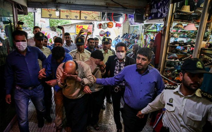 (تصاویر) بازسازی سرقت ساختگی از طلافروشی (تصاویر) بازسازی سرقت ساختگی از طلافروشی