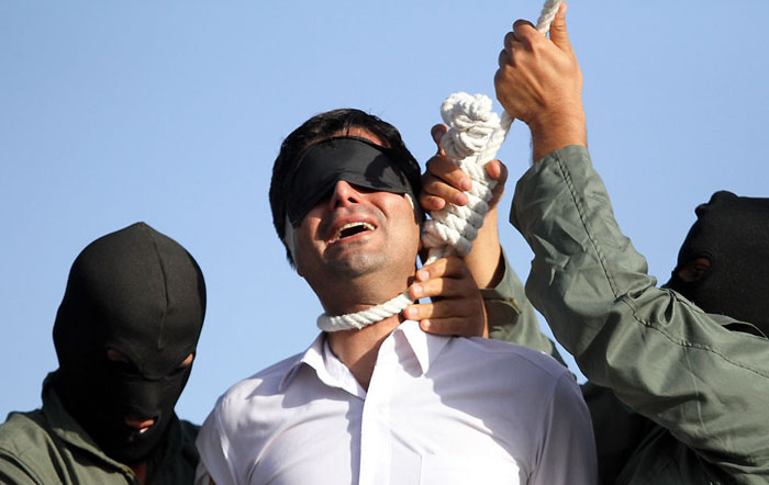 (تصاویر) اعدام قاتل طلافروش در مشهد (تصاویر) اعدام قاتل طلافروش در مشهد