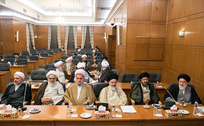 (تصاویر) ضیافت شام خبرگان با آیت‌الله جنتی