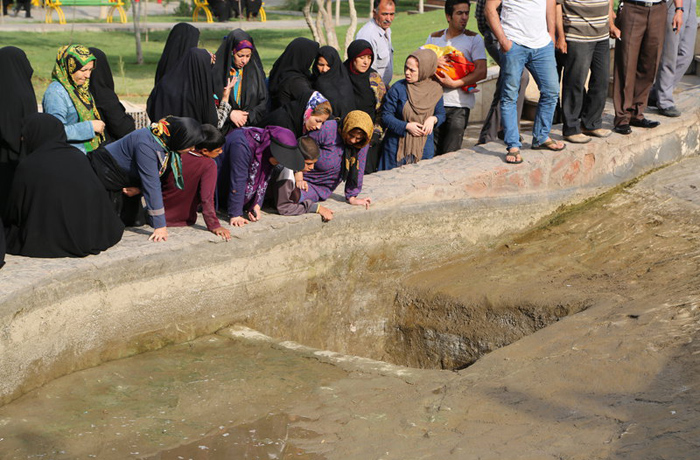 (تصاویر) محل حادثه مرگبار برای دختربچه تهرانی (تصاویر) محل حادثه مرگبار برای دختربچه تهرانی