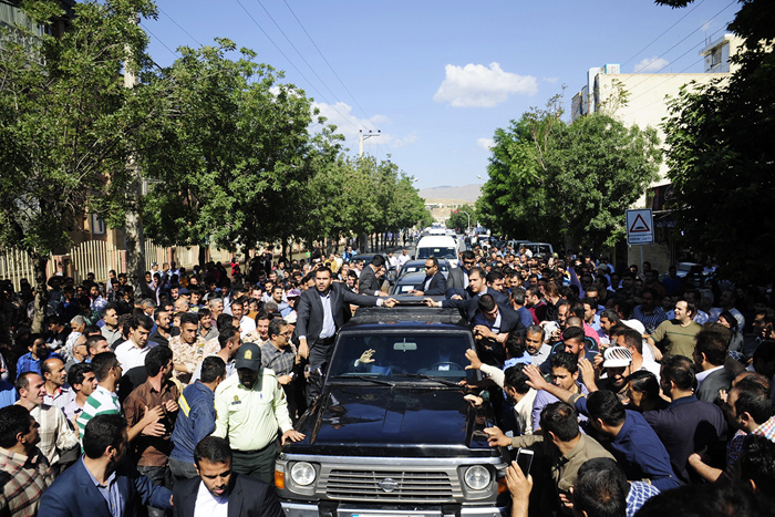 (تصاویر) استقبال از روحانی در مهاباد (تصاویر) استقبال از روحانی در مهاباد