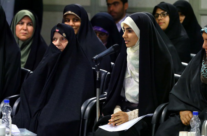 (تصاویر) دیدار شاعران با رهبرانقلاب (تصاویر) دیدار شاعران با رهبرانقلاب