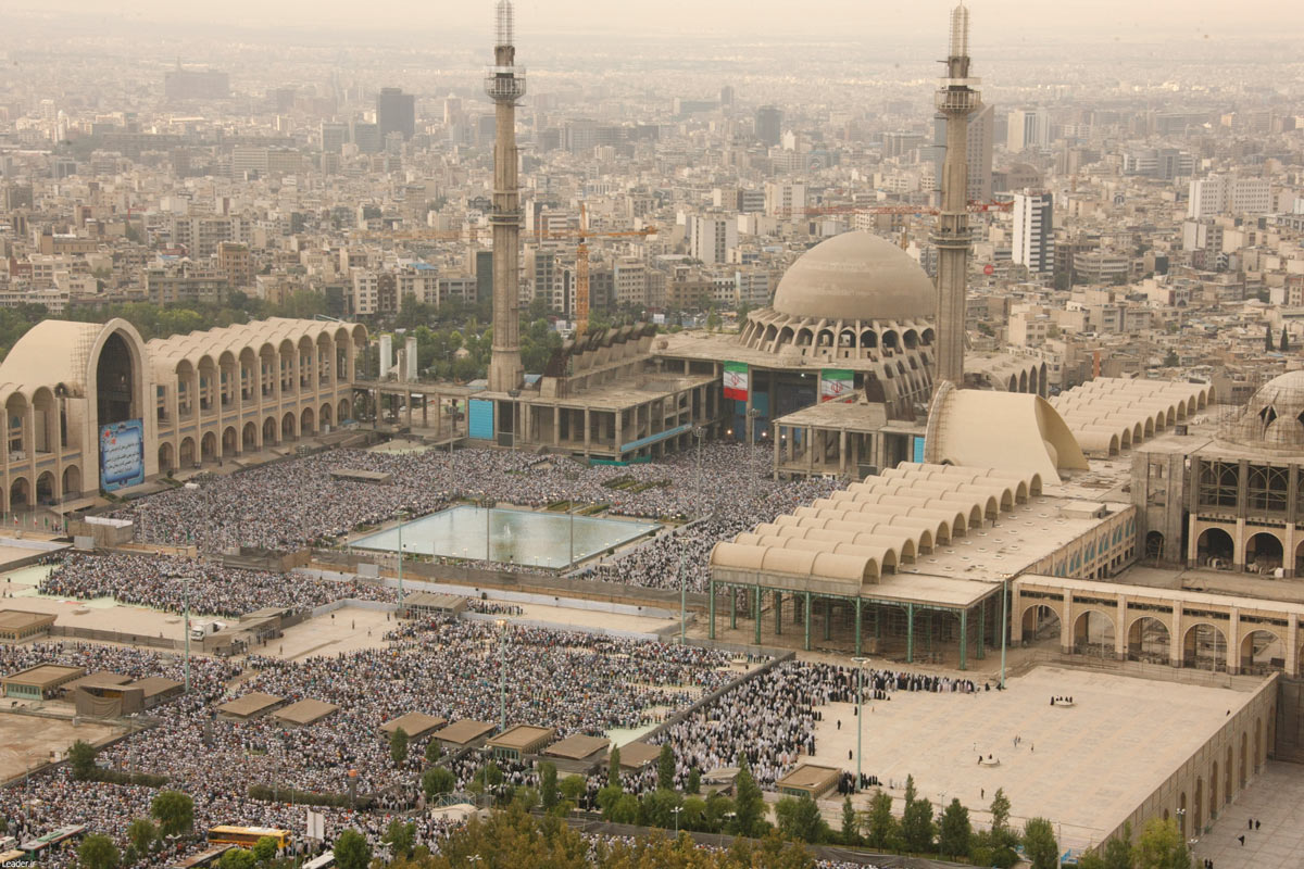 (تصاویر) نماز عید فطر به امامت رهبر انقلاب (تصاویر) نماز عید فطر به امامت رهبر انقلاب