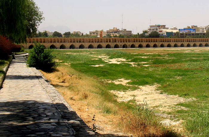 (تصاویر) زاینده رود سبز شد (تصاویر) زاینده رود سبز شد