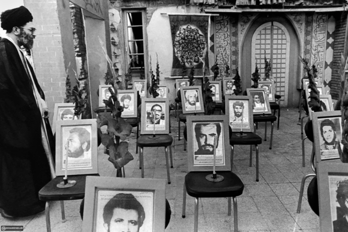 (تصاویر) آیتاللهخامنهای در محل حادثه هفتم تیر (تصاویر) آیتاللهخامنهای در محل حادثه هفتم تیر