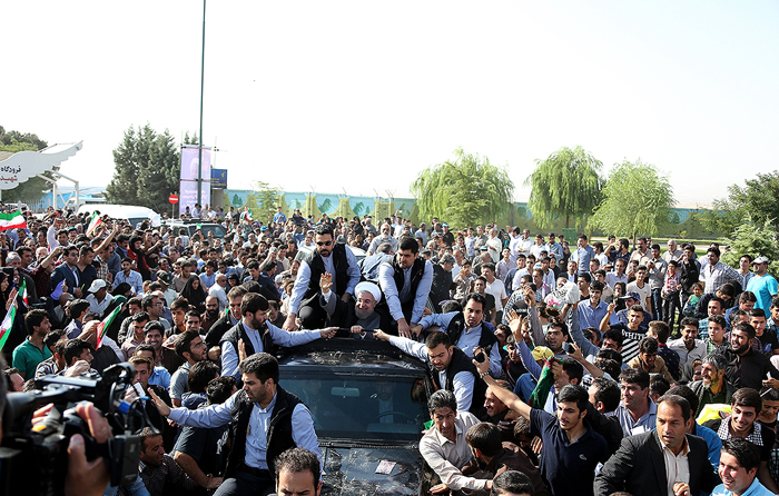 (تصاویر) استقبال از روحانی در کرمانشاه (تصاویر) استقبال از روحانی در کرمانشاه