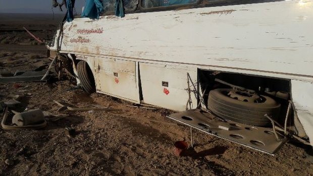 تصادف کامیون با اتوبوس در جاده مرگ تصادف کامیون با اتوبوس در جاده مرگ