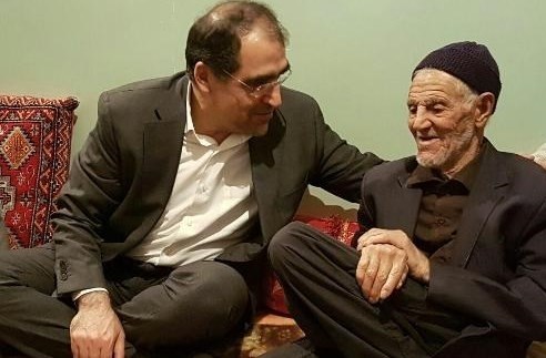 دیدار وزیر بهداشت با پدر سردار سلیمانی دیدار وزیر بهداشت با پدر سردار سلیمانی