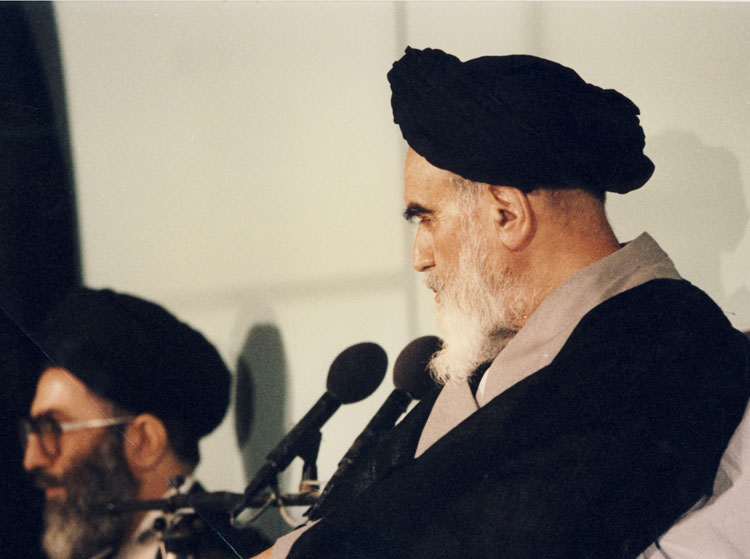 (تصاویر) تنفیذ ریاست جمهوری آیتالله خامنهای (تصاویر) تنفیذ ریاست جمهوری آیتالله خامنهای