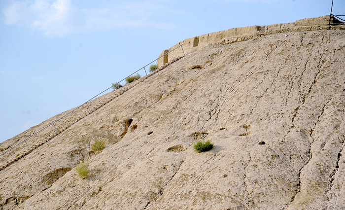 (تصاویر) رونمایی از تپه 7هزارساله در نظرآباد (تصاویر) رونمایی از تپه 7هزارساله در نظرآباد
