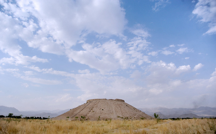 (تصاویر) رونمایی از تپه 7هزارساله در نظرآباد (تصاویر) رونمایی از تپه 7هزارساله در نظرآباد