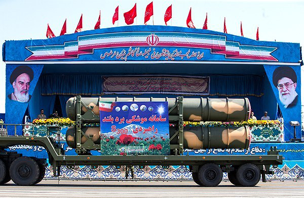 از نمایش S-300 و موشک عماد در تهران تا رژه جنگندهها در خلیج فارس از نمایش S-300 و موشک عماد در تهران تا رژه جنگندهها در خلیج فارس
