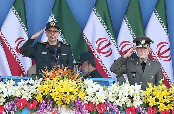 از نمایش S-300 و موشک عماد در تهران تا رژه جنگندهها در خلیج فارس از نمایش S-300 و موشک عماد در تهران تا رژه جنگندهها در خلیج فارس