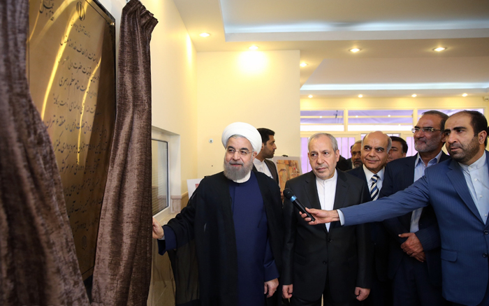 (تصاویر) روحانی زنگ آغاز سال تحصیلی را ب (تصاویر) روحانی زنگ آغاز سال تحصیلی را ب