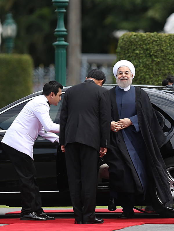 (تصاویر) استقبال از روحانی در تایلند