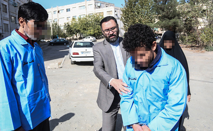 (تصاویر) بازسازی صحنه قتل ناموسی در مشهد (تصاویر) بازسازی صحنه قتل ناموسی در مشهد