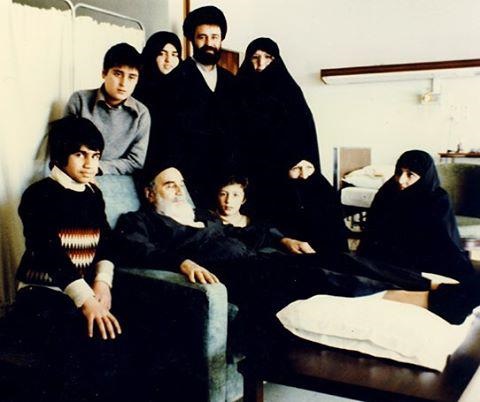 تصویری که سیدحسن خمینی از روزهای پریشانی خانه امام (ره) منتشر کرد تصویری که سیدحسن خمینی از روزهای پریشانی خانه امام (ره) منتشر کرد