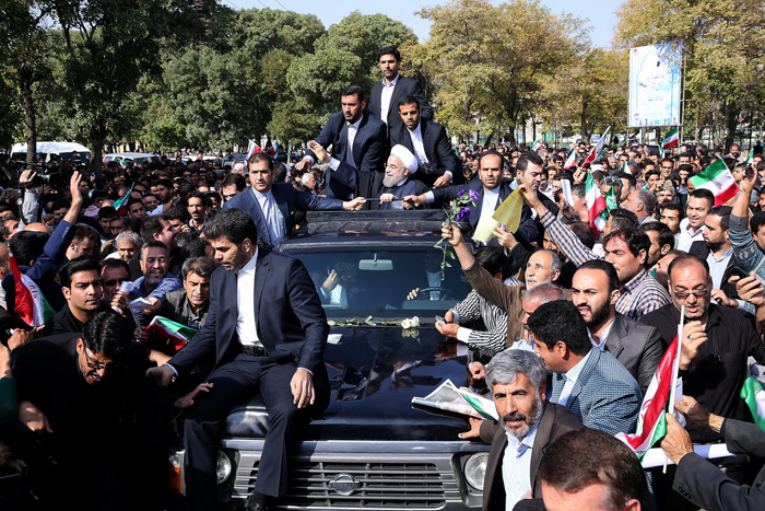 (تصاویر) استقبال از روحانی در اراک