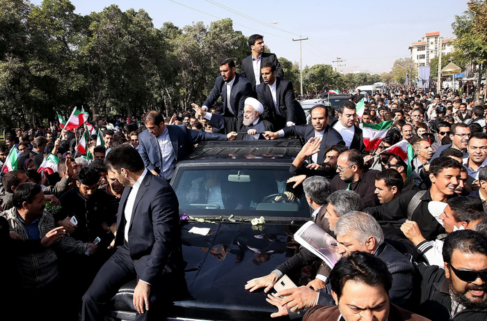 (تصاویر) استقبال از روحانی در اراک