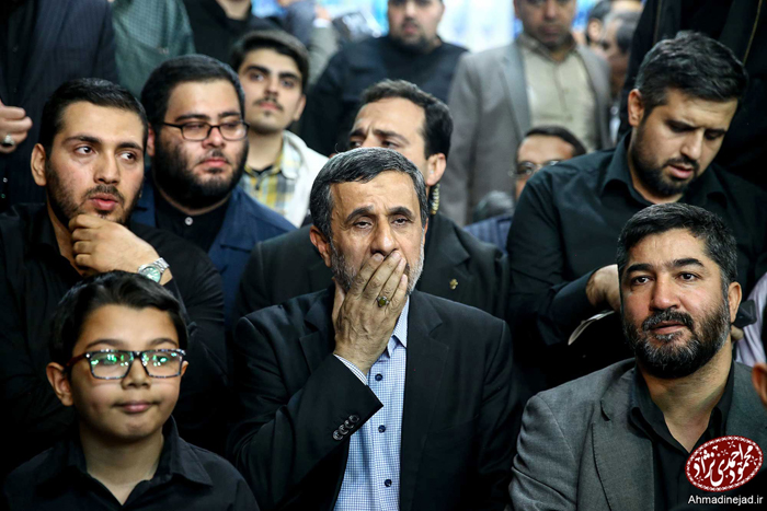 (تصاویر) احمدینژاد در سالگرد شهید مدافع حرم (تصاویر) احمدینژاد در سالگرد شهید مدافع حرم
