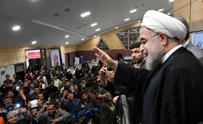 (تصاویر) روحانی زائران اربعین را بدرقه کرد (تصاویر) روحانی زائران اربعین را بدرقه کرد