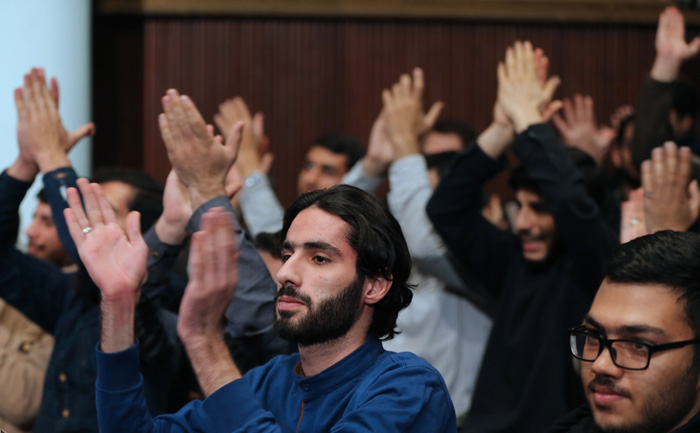(تصاویر) فریاد موافقان و مخالفان در حضور روحانی (تصاویر) فریاد موافقان و مخالفان در حضور روحانی