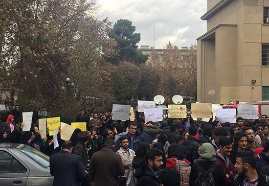 حاشیه های حضور رئیس جمهوری در دانشگاه