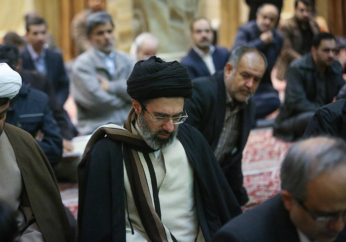 (تصاویر) فرزندان رهبرانقلاب در ختم آیت‌الله واعظ‌زاده
