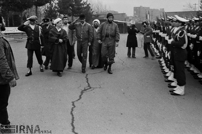 (تصاویر) هاشمی در اوایل انقلاب (تصاویر) هاشمی در اوایل انقلاب